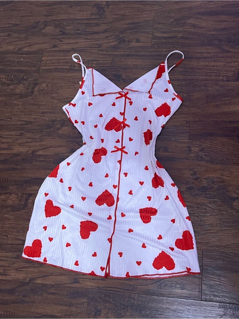 SHEIN White and Red Heart Print Satin Slip Dress